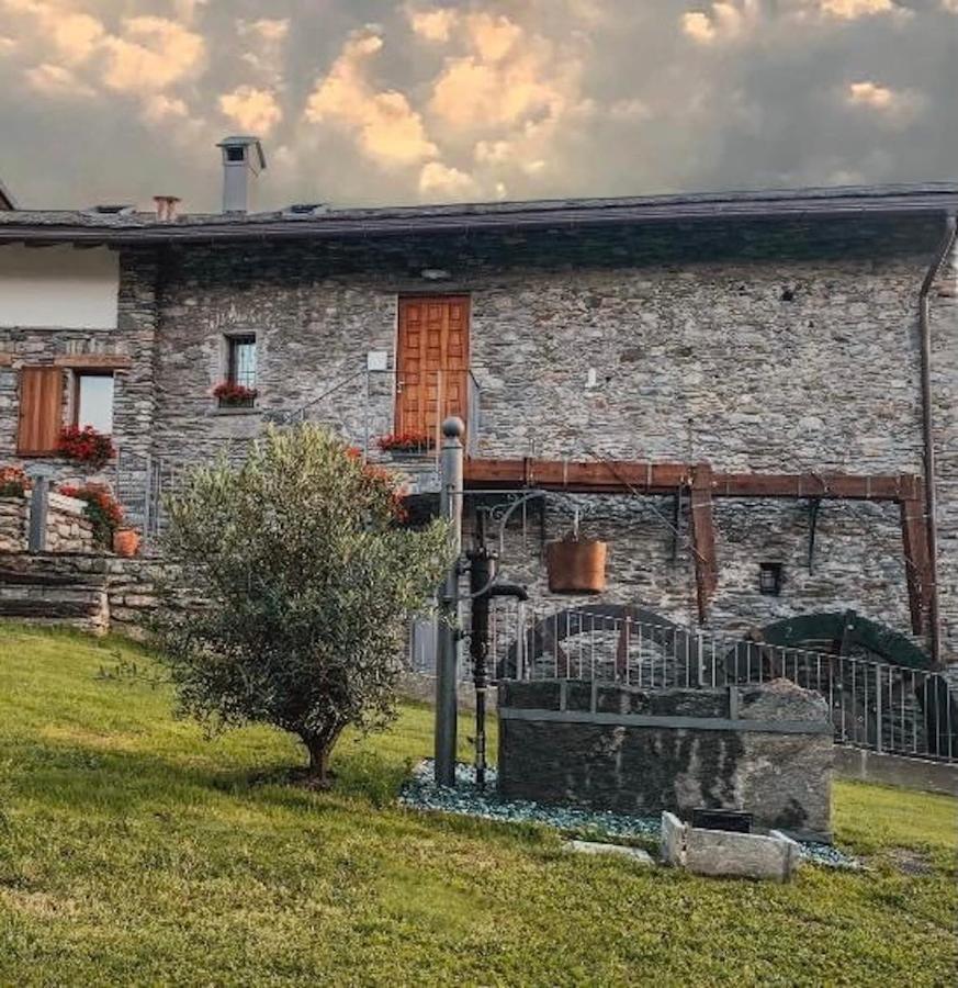 La Roggia - Lake Como Heritage Home In Molino Maufet Watermill - Patio On The Garden Colico Exterior photo